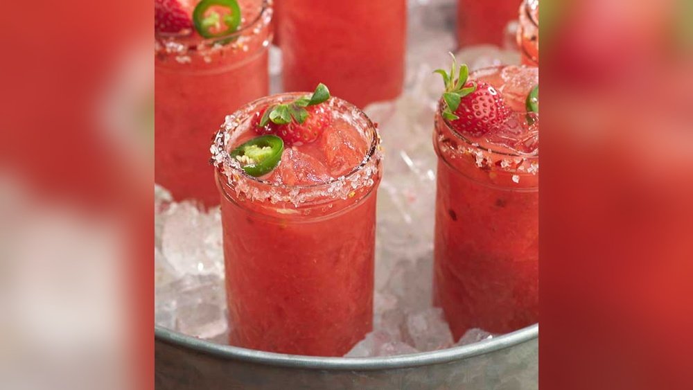 Spicy Strawberry Margarita Recipe: Irresistibly Zesty & Refreshing